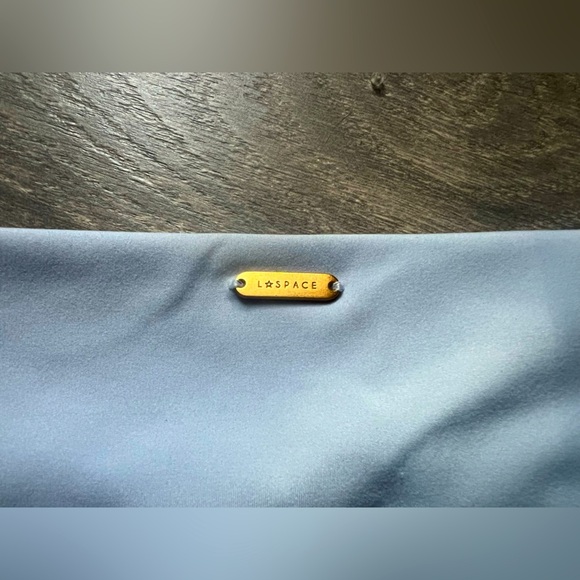 L*space Mercer Textured Ribbed Criss Cross Athletic Leggings in Mist. Size M - Picture 10 of 13